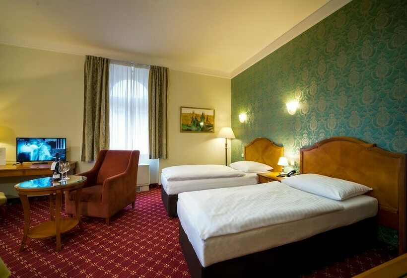 Quarto Quádruplo Estandar, St George   Czech Leading Hotels