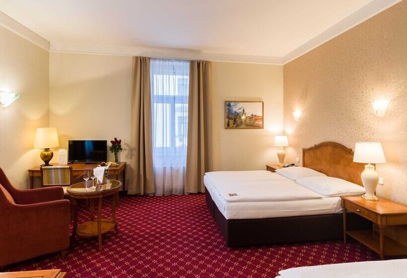 Quarto Triplo Estandar, St George   Czech Leading Hotels