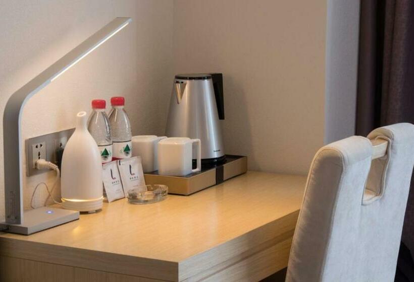 اتاق لوکس با تخت بزرگ, Lavande Hotel Luzhou Jiale Century City