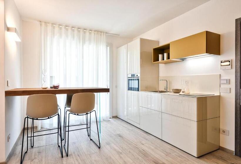 Suíte com Hidromassagem, Albamarina Residence