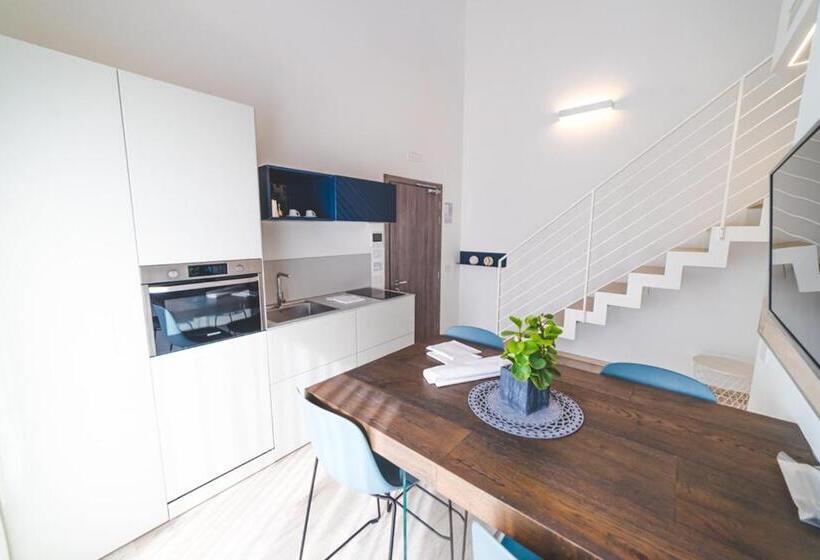 Apartamento Dúplex 1 Dormitório, Albamarina Residence