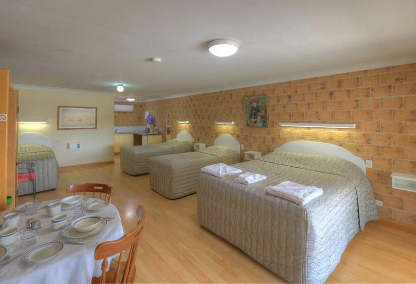 家庭套房, Golfers Inn