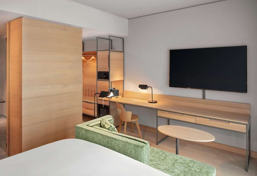 اتاق دلوکس با چشم‌انداز پارک, Hyatt Regency Zurich Airport Circle