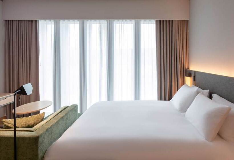 اتاق کلاب, Hyatt Regency Zurich Airport Circle