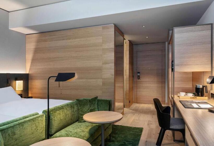اتاق دلوکس با چشم‌انداز پارک, Hyatt Regency Zurich Airport Circle