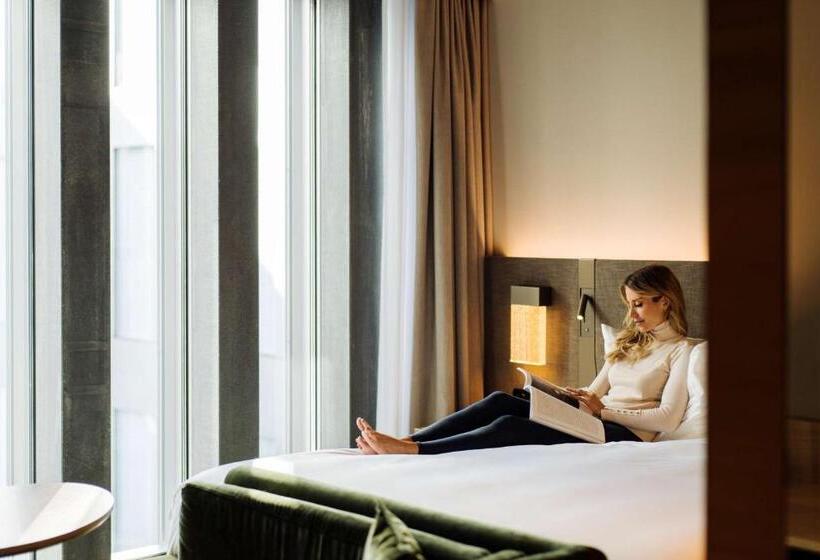 Club Room King Bed, Hyatt Regency Zurich Airport Circle