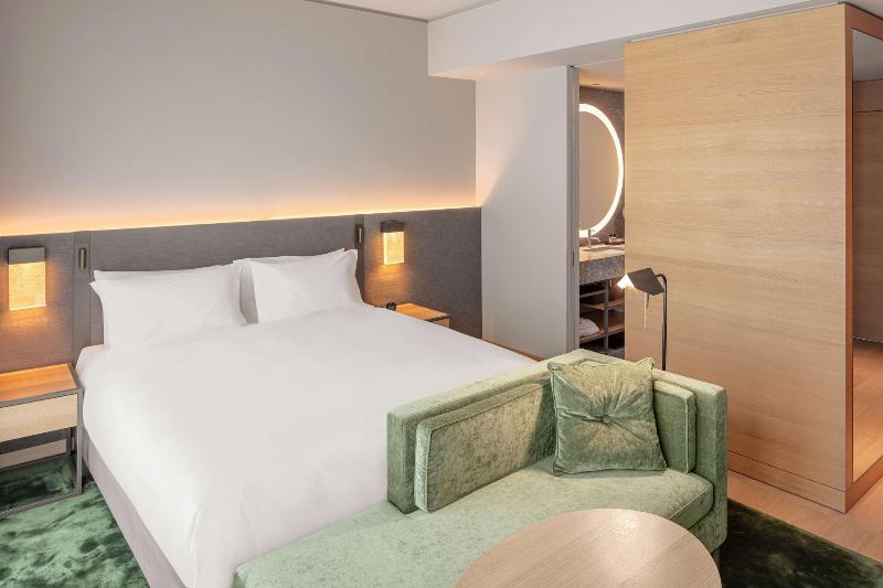 اتاق دلوکس با چشم‌انداز پارک, Hyatt Regency Zurich Airport Circle