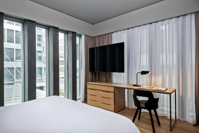 اتاق استاندارد با تخت بزرگ, Hyatt Regency Zurich Airport Circle