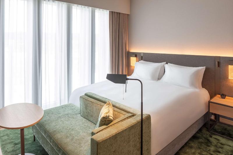 Club Room King Bed, Hyatt Regency Zurich Airport Circle