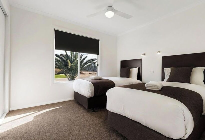 Вилла Deluxe 3 Спальни, Discovery Parks   Moama Waters