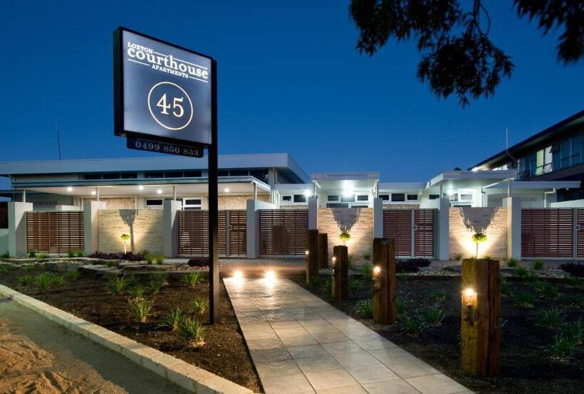 스탠다드 스튜디오 킹침대, Loxton Courthouse Apartments