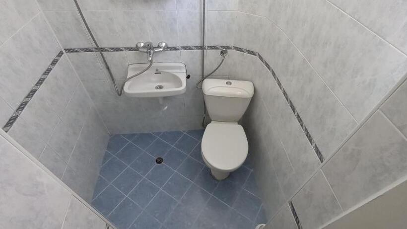 סוויטה משפחתית, Guesthouse Flora