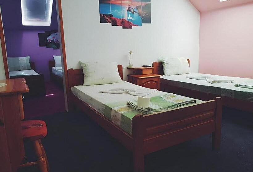 סוויטה עם טרסה, Guesthouse Flora