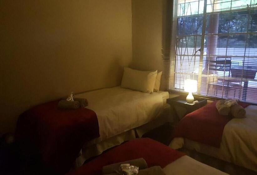 Четырехместный Номер Стандарт, The Highland Inn