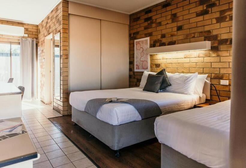 غرفة عائلية, Abacus Motel