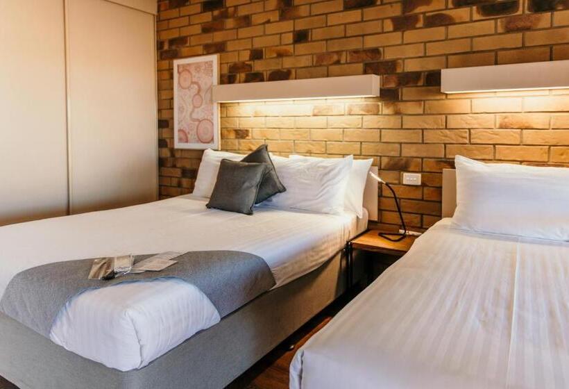 패밀리 룸, Abacus Motel