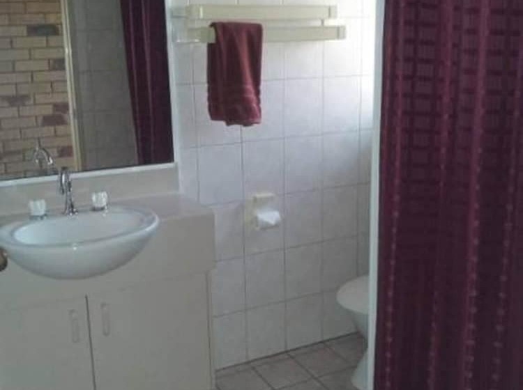 غرفة قياسية, Abacus Motel