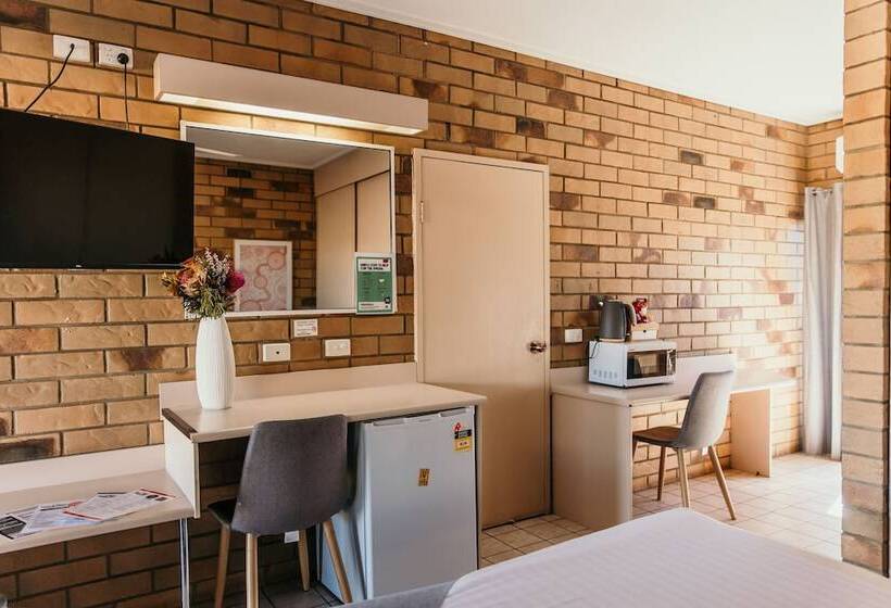 패밀리 룸, Abacus Motel