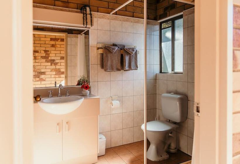 جناح غرفتين نوم, Abacus Motel