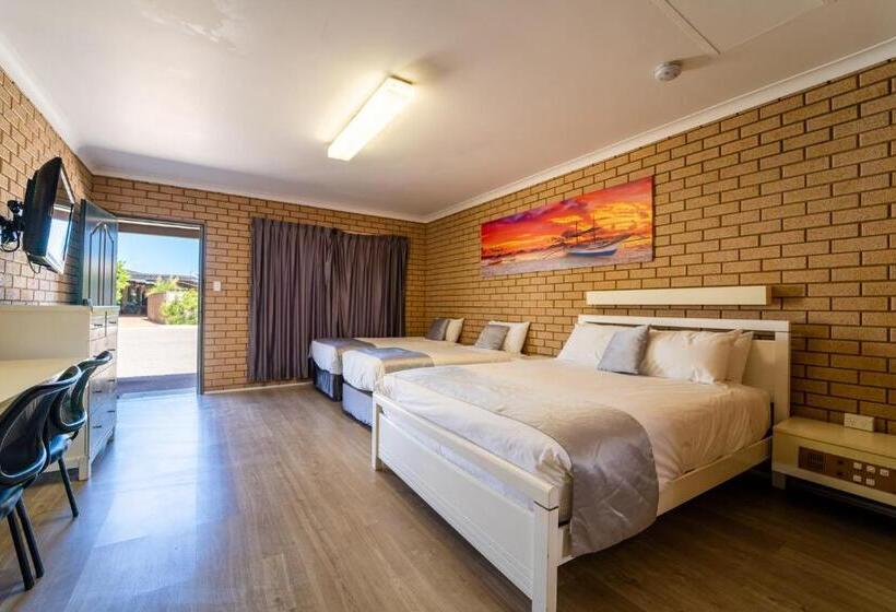 4인용 스탠다드 룸, Carnarvon Motel