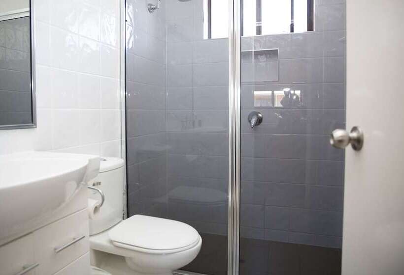 إستوديو قياسى, Centralpoint Motel