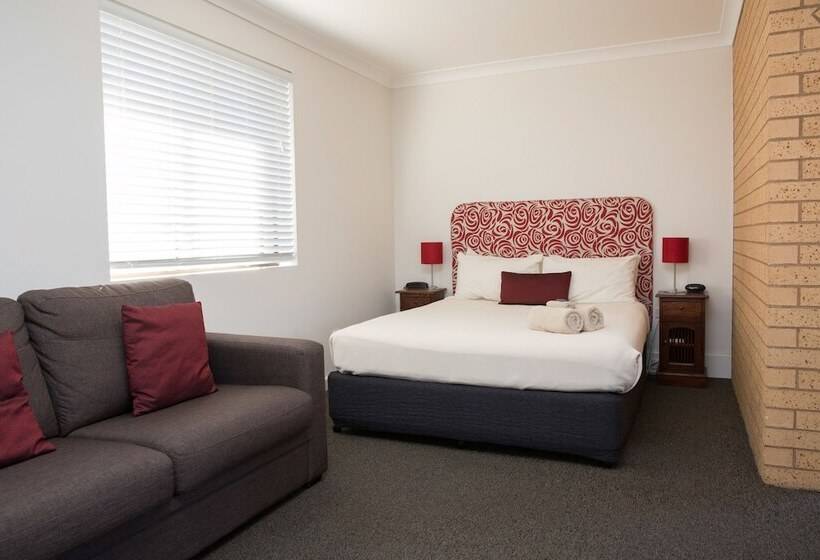 إستوديو قياسى, Centralpoint Motel
