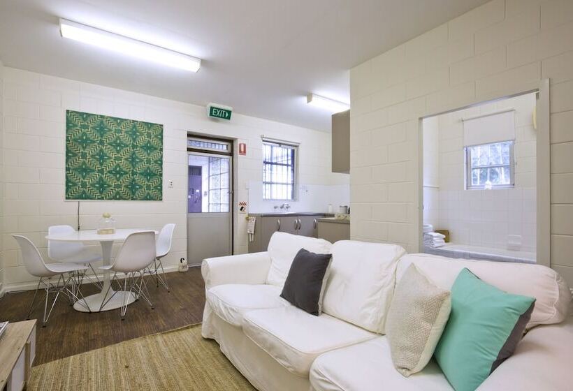 Suite Familiar 2 Dormitoris, The Old Mount Gambier Gaol