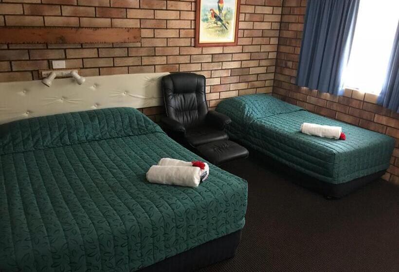 Номер Стандарт, Miles Outback Motel