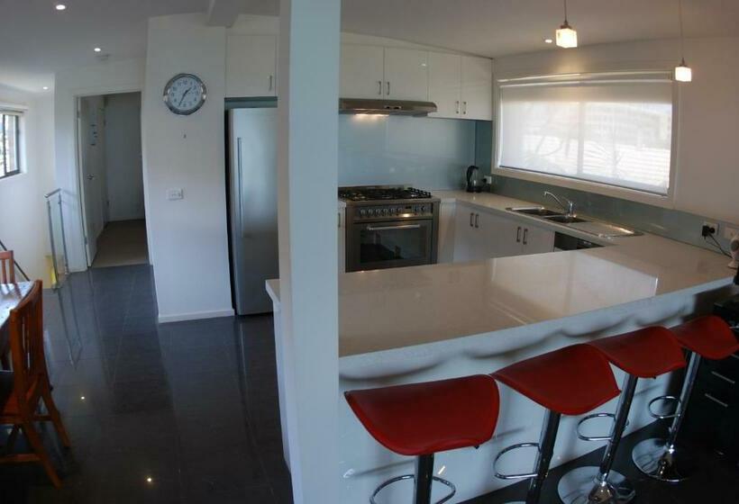 침실 1개 주택, Award Winning Beach Front Retreat