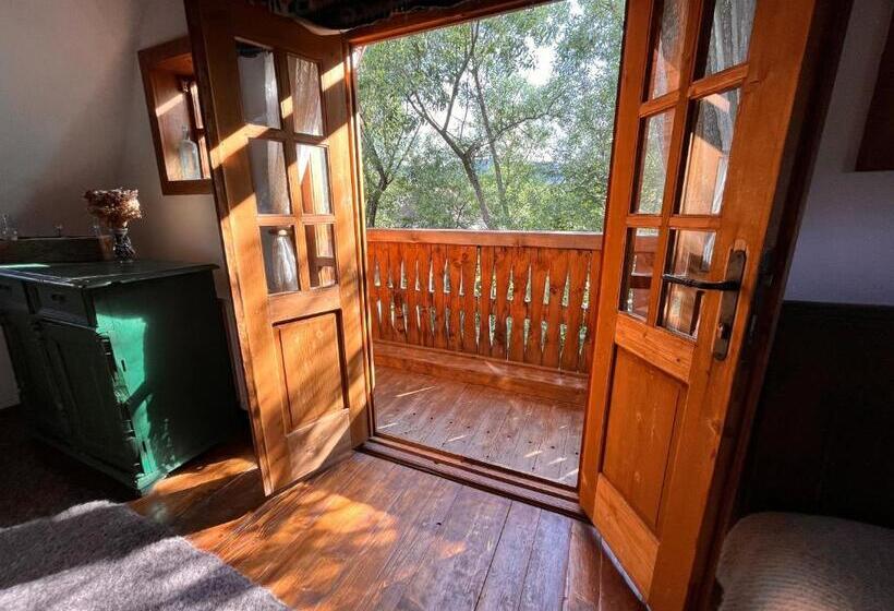 Дом 1 Спальня, The Village Pension