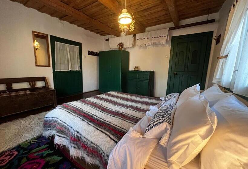 Дом 1 Спальня, The Village Pension