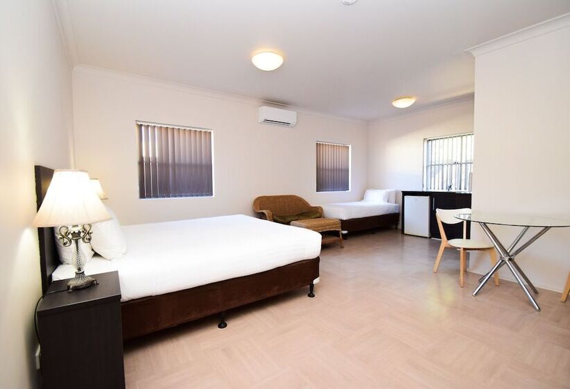 장애인을 위한 스탠다드 룸, Station Hotel Motel Kurri