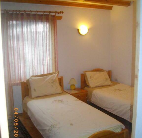 Quarto Estandar, Four Seasons