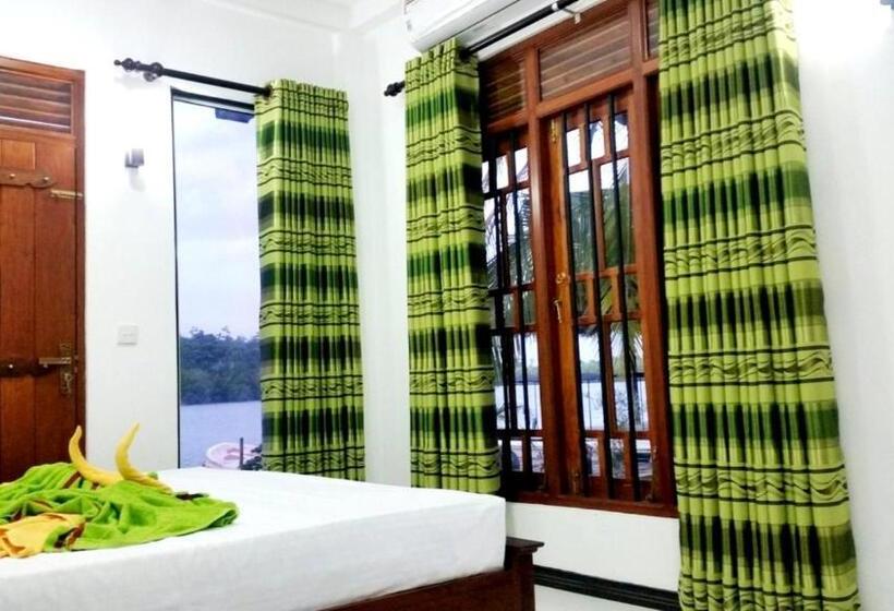 Номер Стандарт, Lake Lane Guest Rest