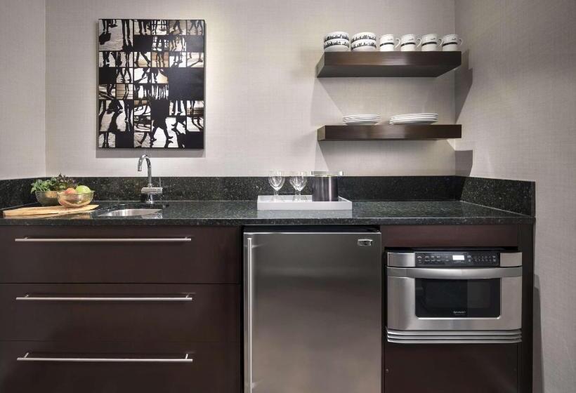 استودیوی استاندارد, The Shelburne Sonesta New York