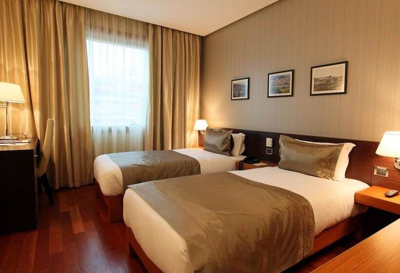 디럭스 룸, Tirana International Hotel & Conference Center
