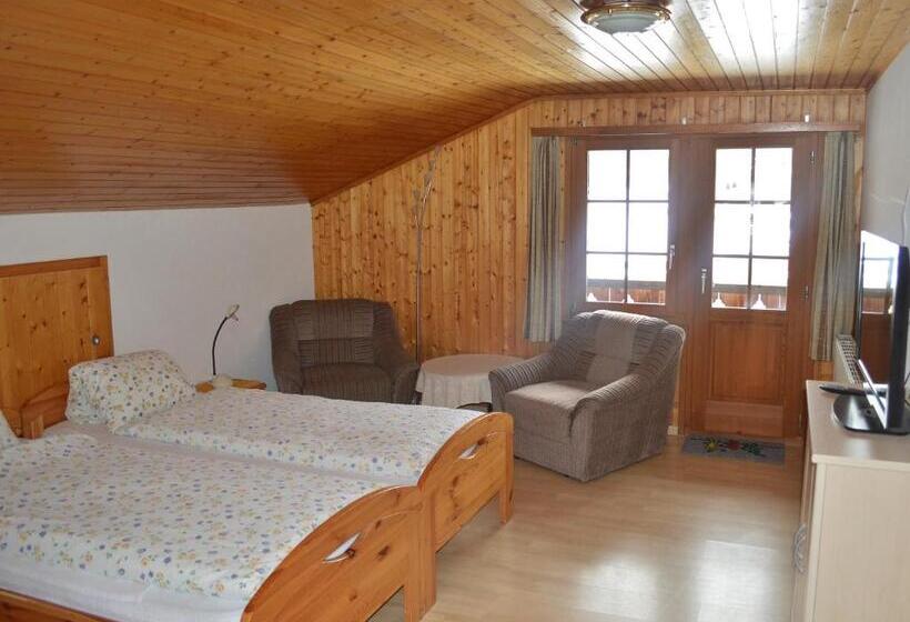 Трехместный Номер Стандарт с Балконом, Grimsel