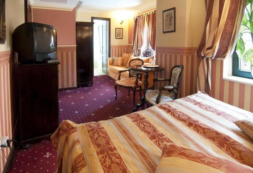 استودیوی سوپریور, Boutique Casa Del Sole