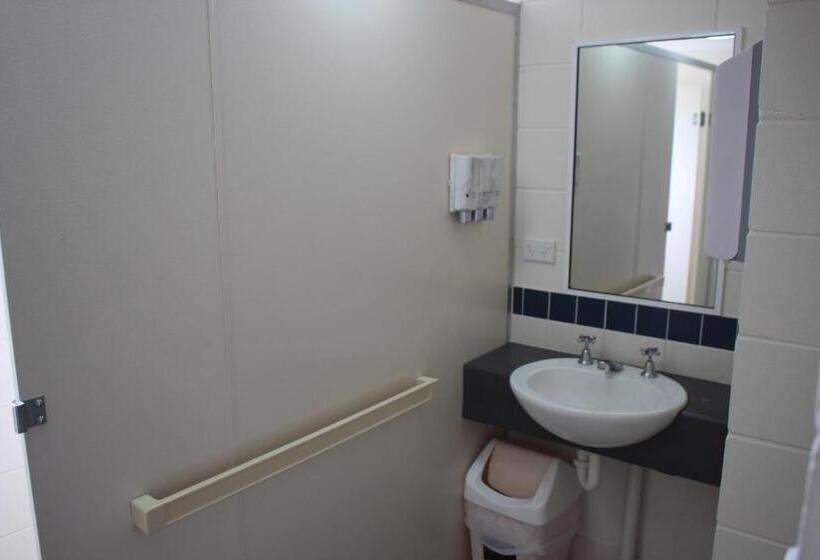 اتاق اکونومی با حمام مشترک, Cairns Queens Court