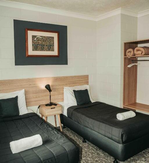 اتاق اکونومی با حمام مشترک, Cairns Queens Court