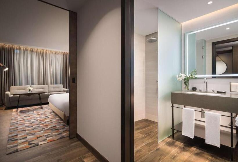 キングサイズベッドのクラブルーム, Hyatt Regency Sofia