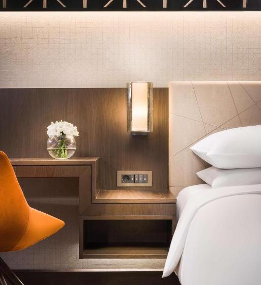 キングサイズベッドのクラブルーム, Hyatt Regency Sofia