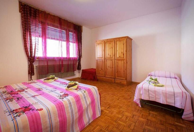 Апартаменты 3 Спальни, Albergo Diffuso Col Gentile Socchieve