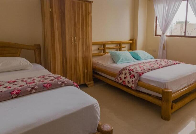 스탠다드 트리플 룸, Hostal Poseidon