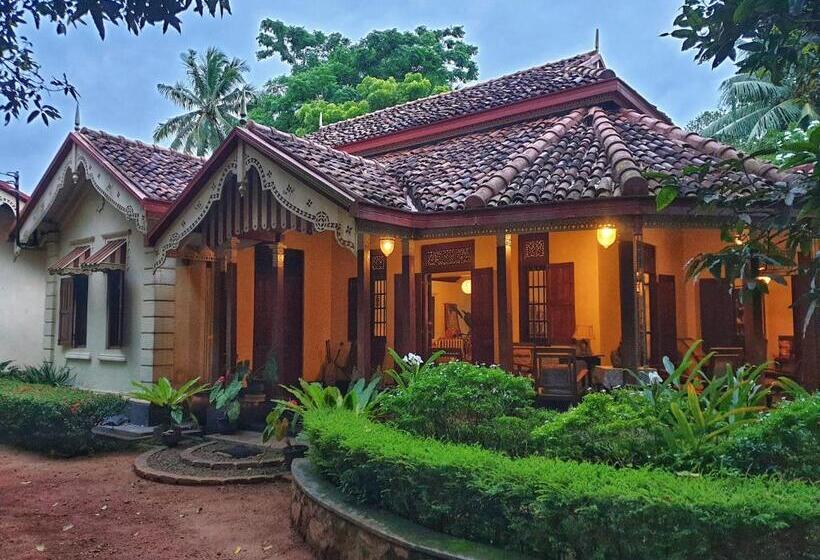 标准间带游泳池, Sri Mathie Historic Estate