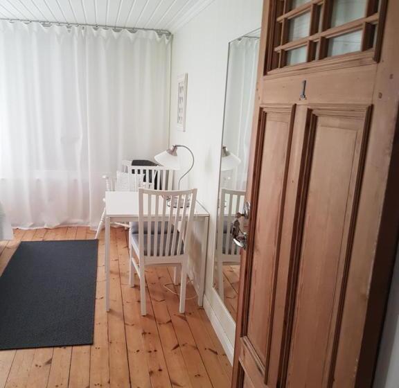 带共用浴室的标准房间, Hedesunda Bed & Breakfast