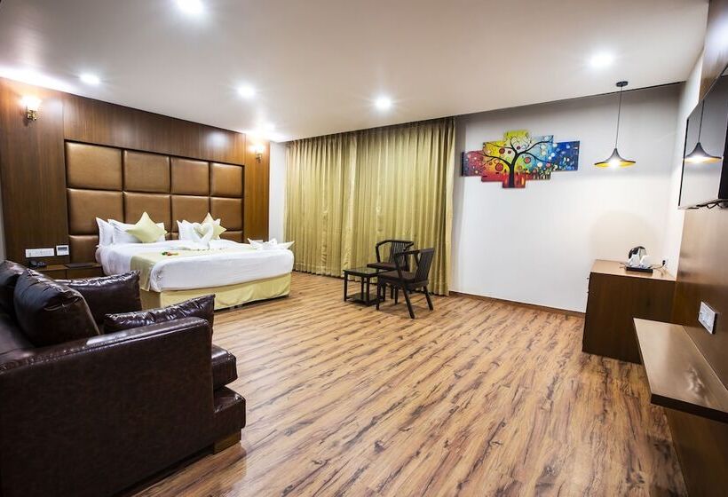 デラックススイート, Jalashray Resort