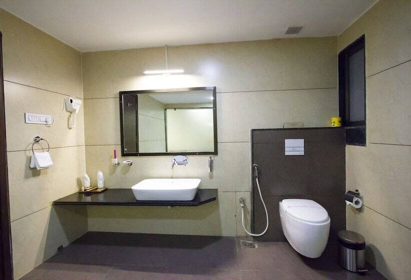 デラックススイート, Jalashray Resort