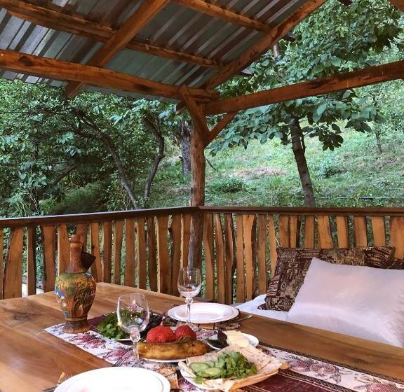 Номер Стандарт Вид на Горы, Bjnihouse, Guest House