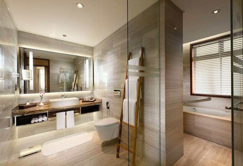 Люкс Superior, Hilton Colombo Residence